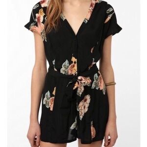 Staring at stars floral short romper size 2 black